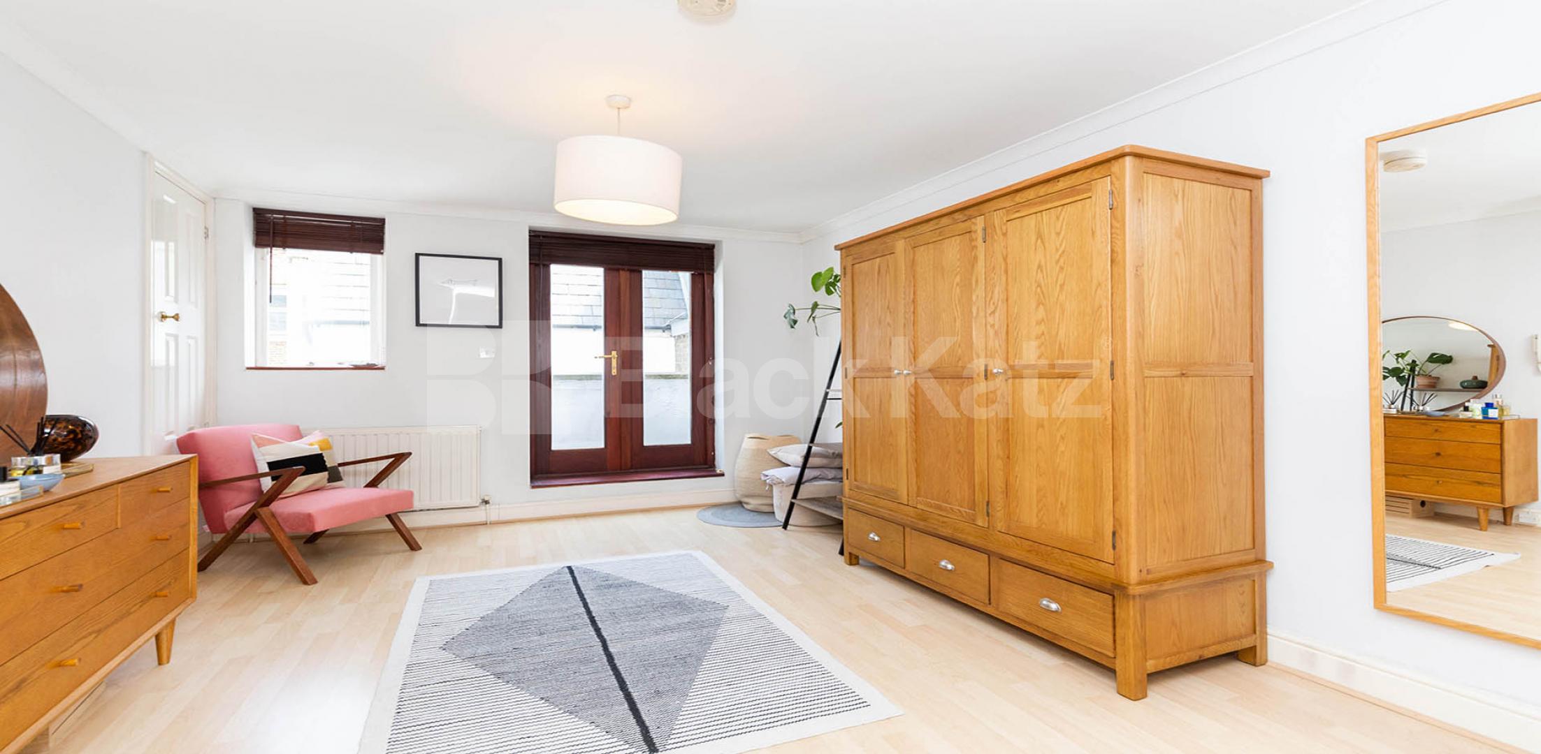 Situated in a prime location the property offers a sun trap roof terrace Swan Yard, Highbury & Islington 